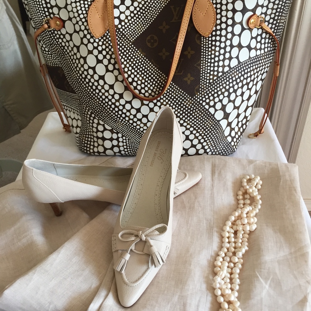 BROOKS BROS Contempora Ivory Low Heel Pump- NEW!